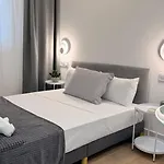 Viar Fika Apartment *